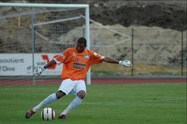 Le gardien num�ro 2 de l'Entente Sannois Saint-Gratien : Yoann Djidonou, form� au Racing