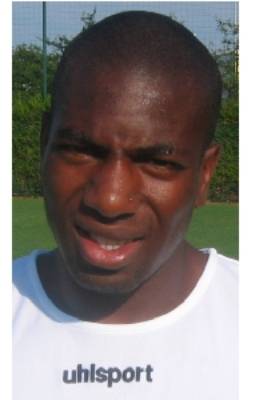 Badougon Sambague qui peut voluer en dfense et en milieu de terrain dfensif, 
joueur de Pacy-sur-Eure (CFA)