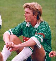 Pascal Amours (Tony Currie ?)