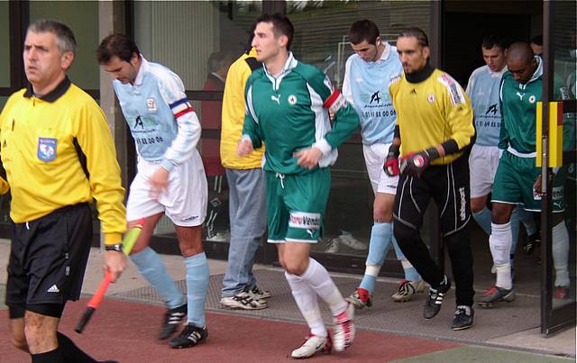 Br&eacute;tigny - Red Star