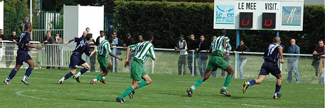 Le M&eacute;e Sports - Red Star