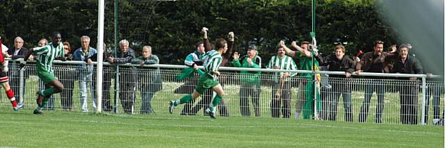 Le M&eacute;e Sports - Red Star