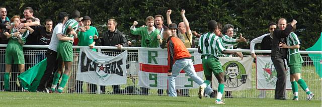 Le M&eacute;e Sports - Red Star