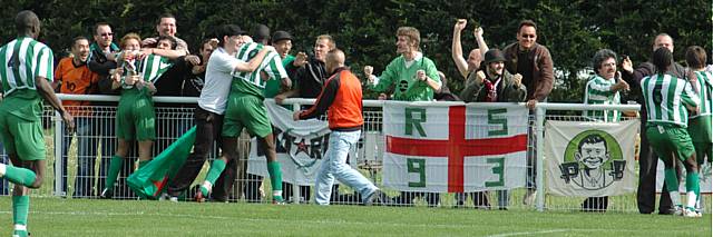 Le M&eacute;e Sports - Red Star
