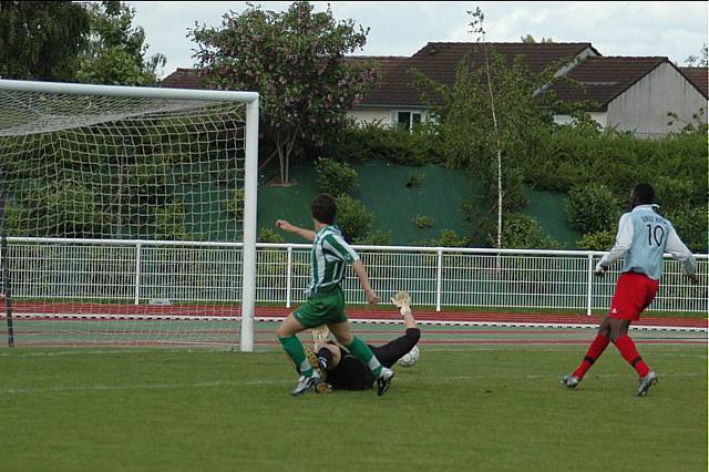 Br&eacute;tigny - Red Star
