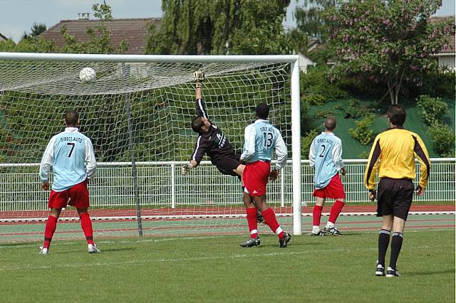 Br&eacute;tigny - Red Star