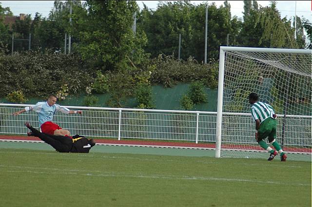 Br&eacute;tigny - Red Star