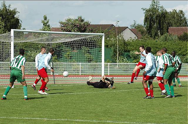 Br&eacute;tigny - Red Star