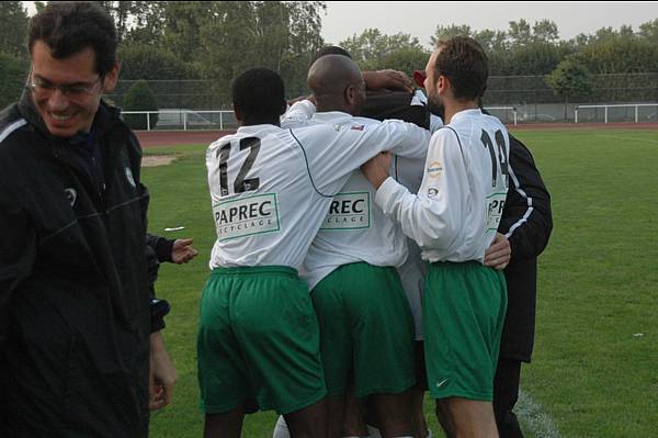 La joie apr�s le troisi�me but, �uvre de Nadjib Aklouche