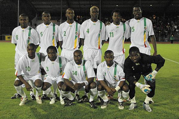 Equipe du Congo. <br>
Debout : Abdoulaye, Oponga, Amissi, Matsikona, Mouitys, Samba<br>
Accroupis : Malonga, Kajima, Fortunat, Ewolo, Mouko