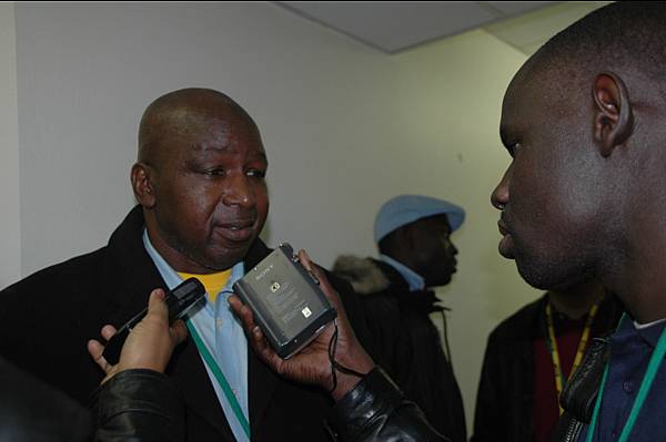 Salif Keita, premier Ballon d�or Africain interview� � la fin de la rencontre