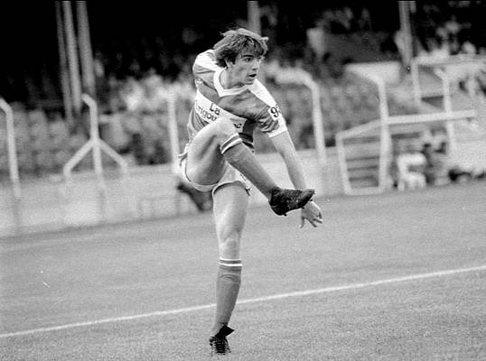 Daniel Zerhinger sous le maillot du Red Star � Gilles Saillant