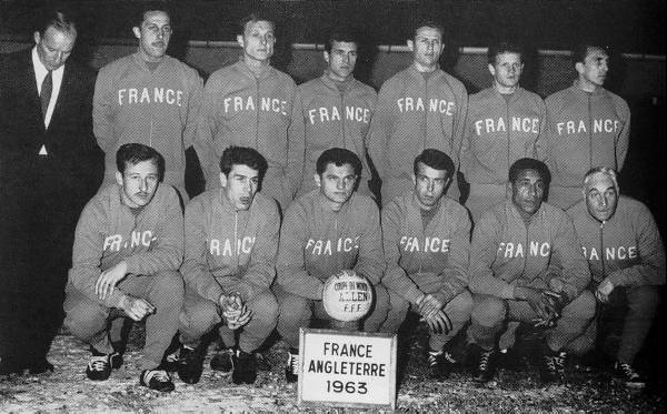 France  Angleterre (1953) 
Debout : Gurin (entraneur), Wendling, Bernard, Maryan, Rodzyk, Herbin, Lerond.
Accroupis : Wisniewski, Bonnel, Goujon, Douis, Cossou, Hainaut (masseur)