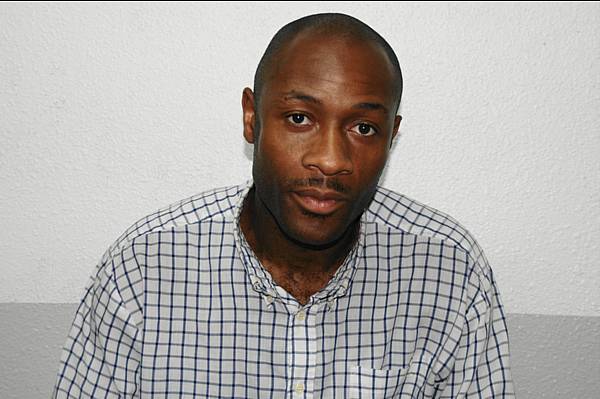 Eug�ne Mbahu Kangulungu, n� le 19 janvier 1976 � Kinshasa (Congo), d�fenseur