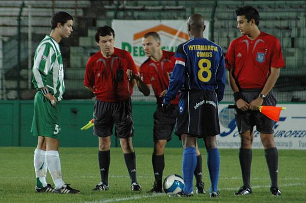 Floris Aubin avait arbitr la saison dernire, le Red Star, lors de la venue de Moissy-Cramayel. A gauche, Vincent Fourneuf, actuellement bless et prsent  Montmorency, lors de la rencontre amicale face  lEntente SSG, samedi dernier