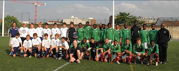 Les deux �quipes posent avant le match