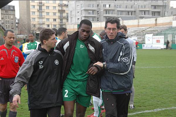 Jos� Nseke soutenu par David et Albert