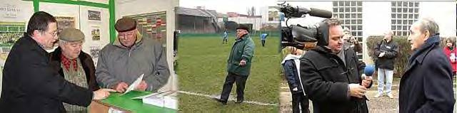 Lors de l�hommage � Rino Della Negra, � droite Denis Ferdet interviewant L�on Foenkinos
