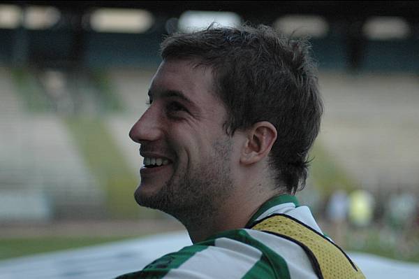 Gr�gory Lefort, bless� en fin de match, � Auxerre esp�re �tre de la partie demain soir