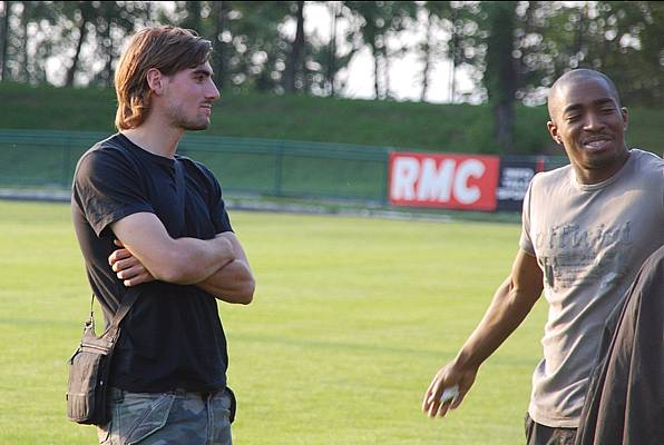 David Couto Pinto, hier soir en compagnie dun ancien du Red Star, Yves Desmarets qui voluait cette saison, au Portugal  Guimares (L 2)