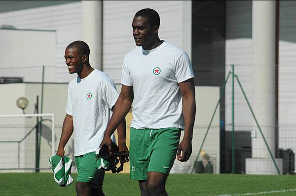 Jos Nseke en compagnie de Christophe Haguy