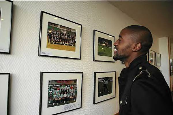 Charles Itandje se souvient de ses annes Red Star, prsent,  Bauer, le 9 mars la veille de linauguration de la salle Jules Rimet.