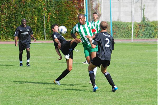 Ludovic Fardin, au fond Abdenour Nemir, en DSR, au Chesnay, titulaires  Epernay, en CFA