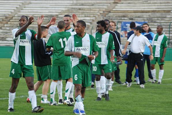 Eugne Kangulungu est ses quipiers satisfaits de leur premier succs  Bauer, de la saison