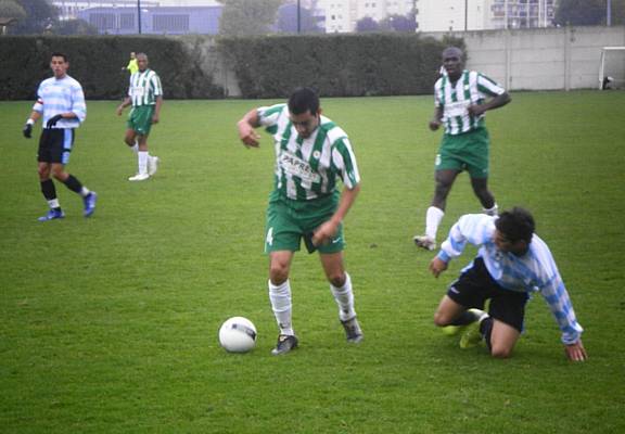 Soufiane Mazouni, hier  Colombes, derrire lui Franck Gue