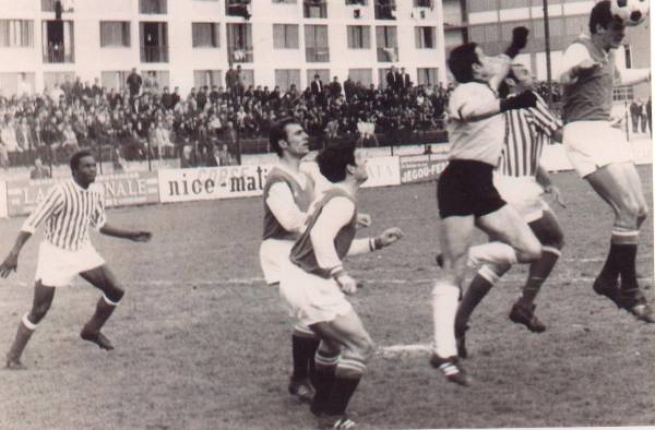 Ajaccio  Red Star, en Corse