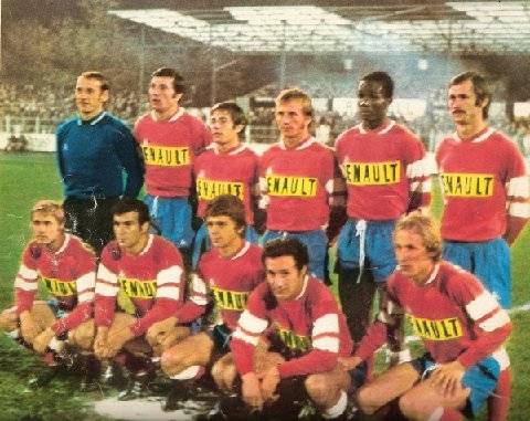 Nancy (saison 1971-1972) : Debout : Maggiera, Lemerre, Raczinski, Palka, Lator, Lopez. Accroupis : Wiberg, Vicq, Kuzowski, Lazarevic, Mariot. Equipe entrane par Antoine Redin  Miroir du Football