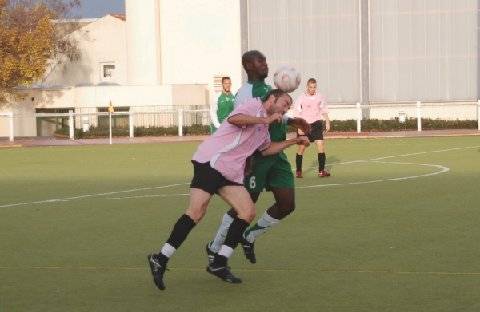 Franck Gue devant La Garenne Colombes