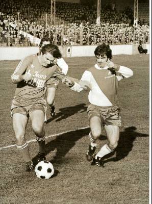 Roger Magnusson et Jean Petit, lors dun Red Star  Monaco 3-0 (D 1), le 12 janvier 1975,  Saint-Ouen