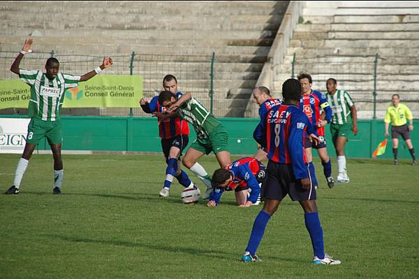 RED STAR FC 93 - CONCARNEAU