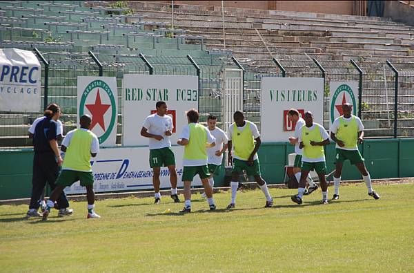 RED STAR FC 93 - SAINT-PRIEST