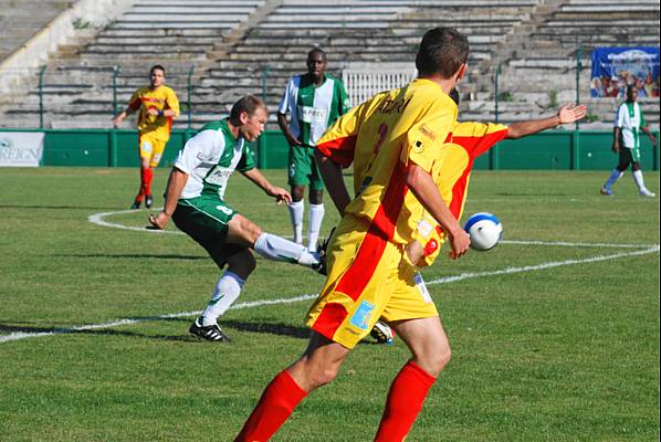 RED STAR FC 93 - SAINT-PRIEST