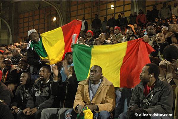 On prfre cette ambiance de fte, comme lors du match Mali - Lituanie,  Marville