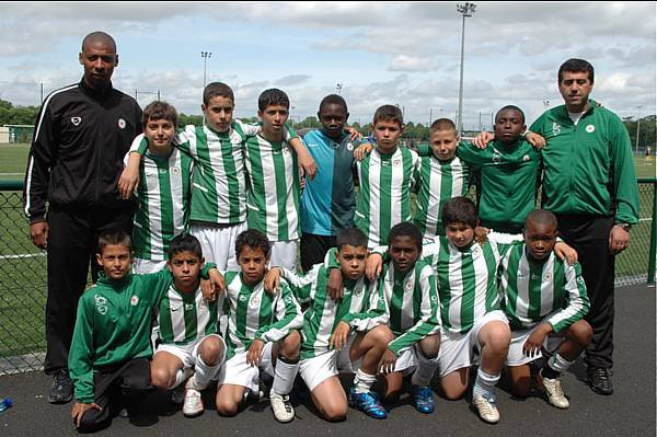 Les Benjamins du Red Star FC 93, avec leurs �ducateurs