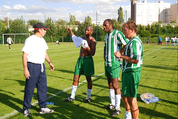 Sbastien Robert  droite, ici en compagnie de Gilbert Hernandez, Eric Lacomat et Eugne Kangulungu