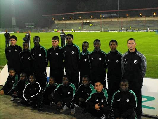 Les jeunes du Red Star, sur la pelouse du stade Nungesser  Valenciennes