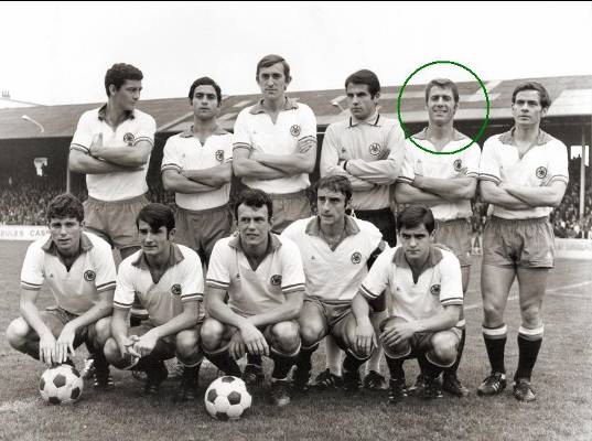 Red Star 1968-1969 : debout : Monin, Baeza, Richard, Laudu, Moy, Mrelle et devant Faur, Besnard, Magny, Farias, Garrigues  Gilles Saillant