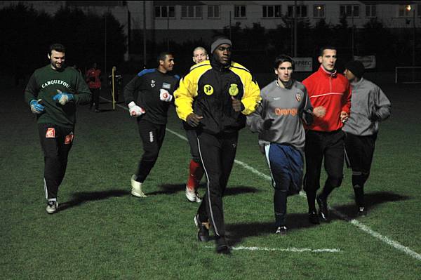 Jos Nseke, mne le  bal , avec  ses cts David Pinto, Abdenour Nemir et Eric Lacomat. Au second rang, Florent Moulin, Yoann Djidonou et Grgory Lefort