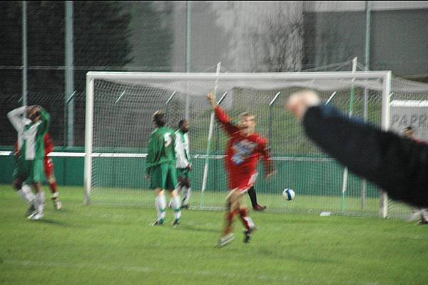 Contraste, la joie du buteur bisontin, sur le second but et des vert et Blanc abattus