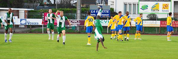 Moussa fte  sa faon, son coup franc victorieux
