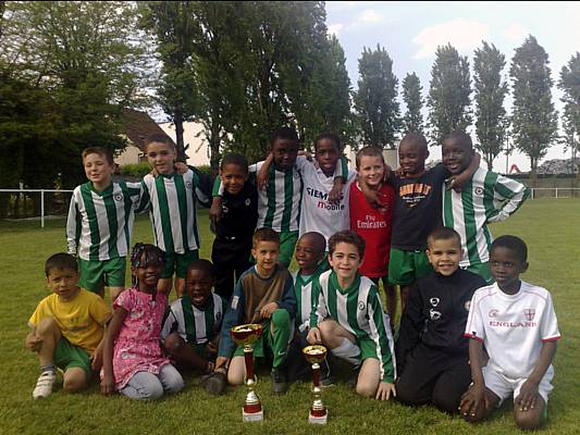 Les deux quipes du Red Star engages, lors du tournoi de Drancy