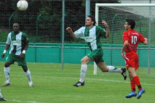 David Pinto intervient devant Nordine Bourabia