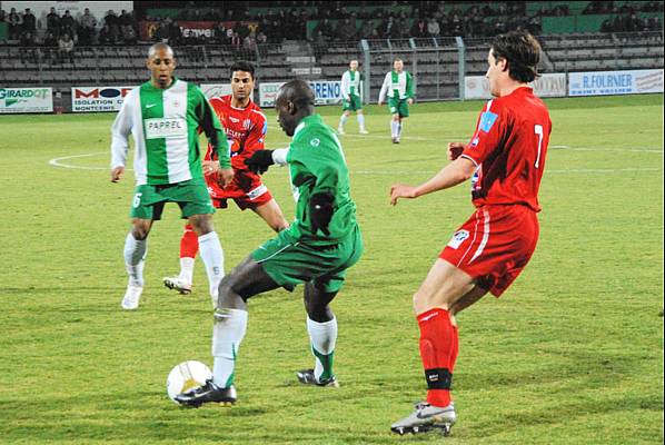 MONTCEAU-LES-MINES - RED STAR FC 93