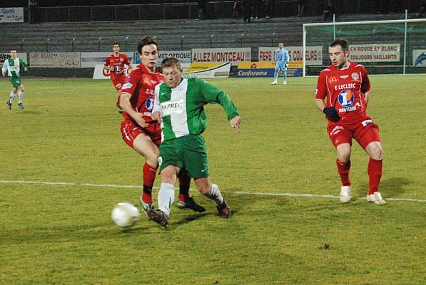 MONTCEAU-LES-MINES - RED STAR FC 93