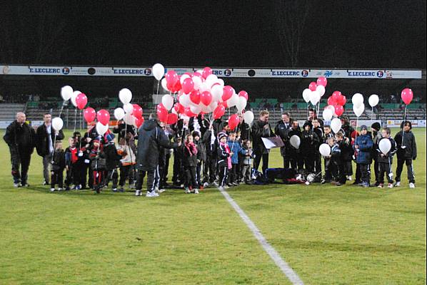 MONTCEAU-LES-MINES - RED STAR FC 93