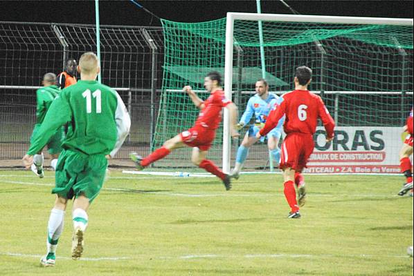 MONTCEAU-LES-MINES - RED STAR FC 93